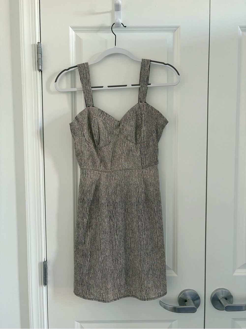 Volcom Sleeveless Textured Sheath Dress in Black and White with Pockets